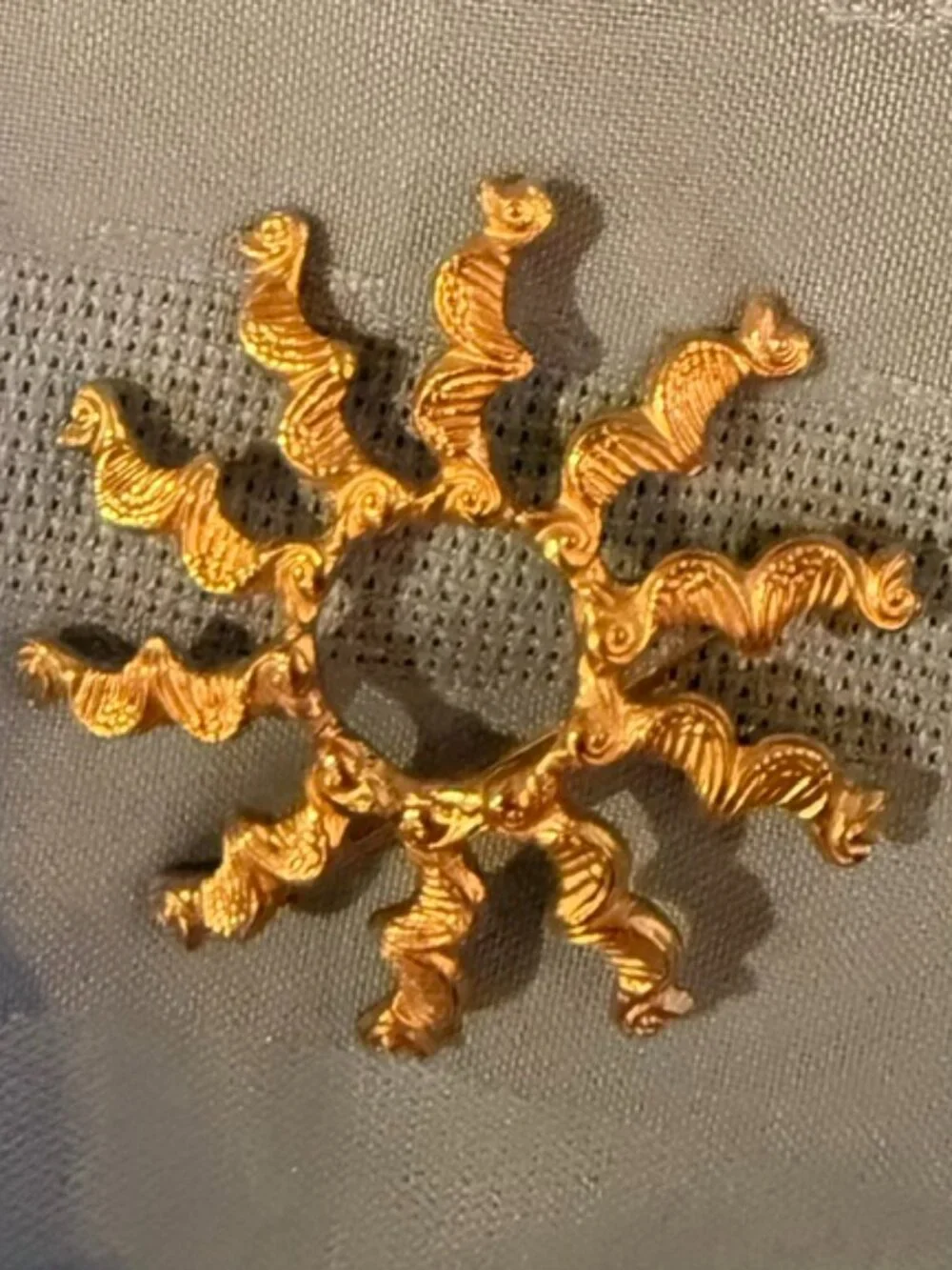 Sun Brooch/pin